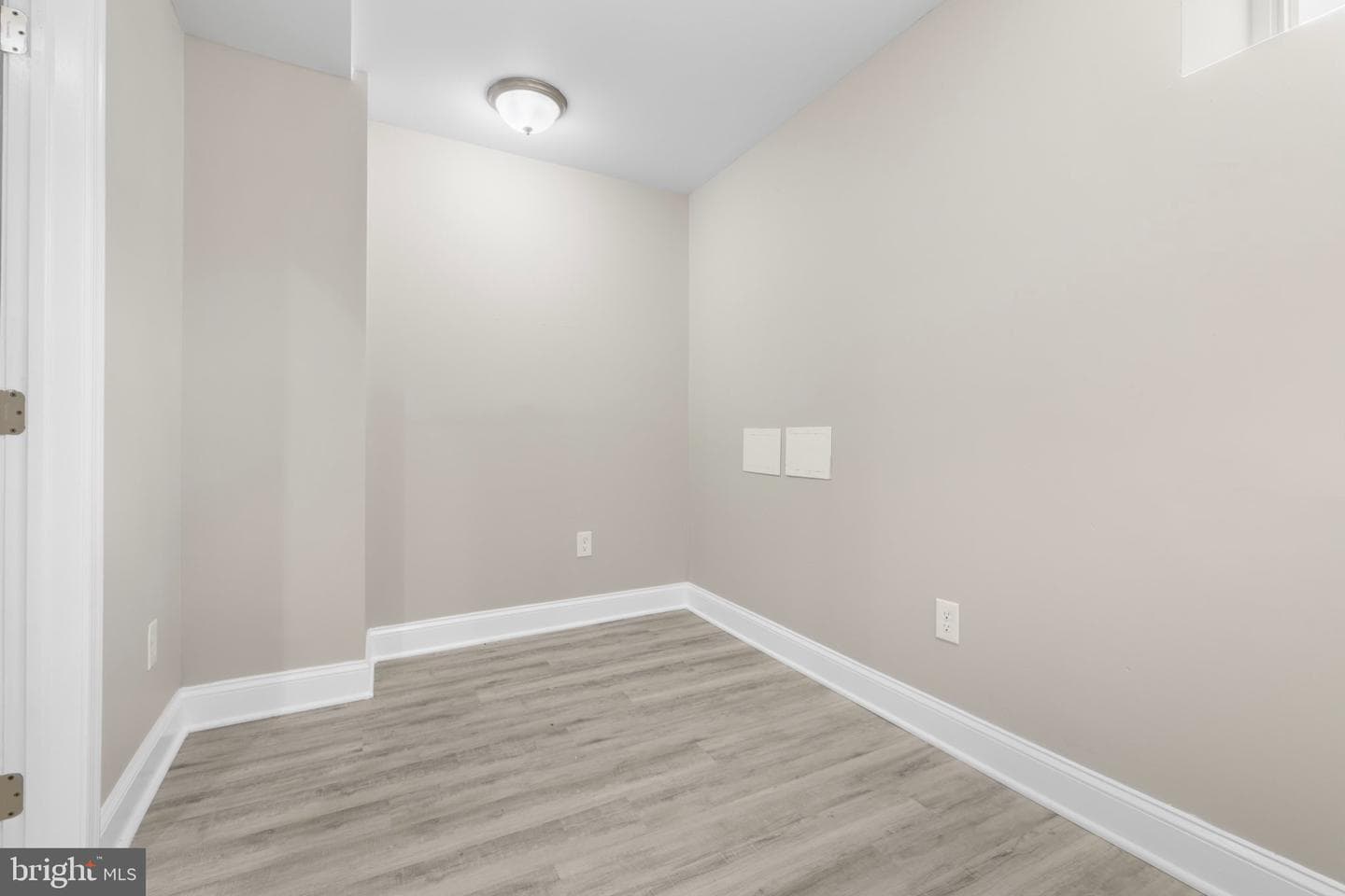 145 N Monastery Avenue photo 26