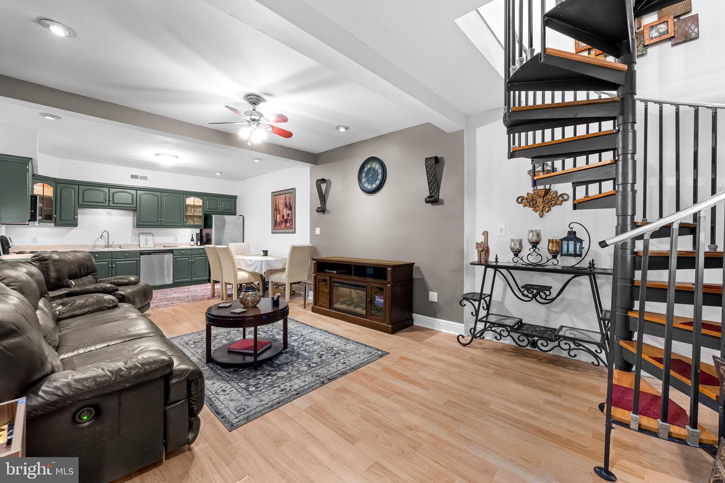 3527 Falls Road photo 28
