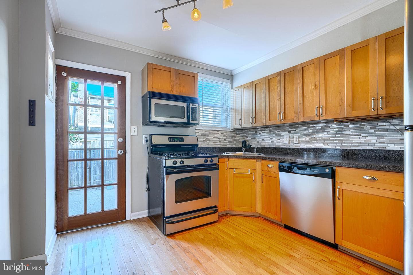 906 S Belnord Avenue photo 9