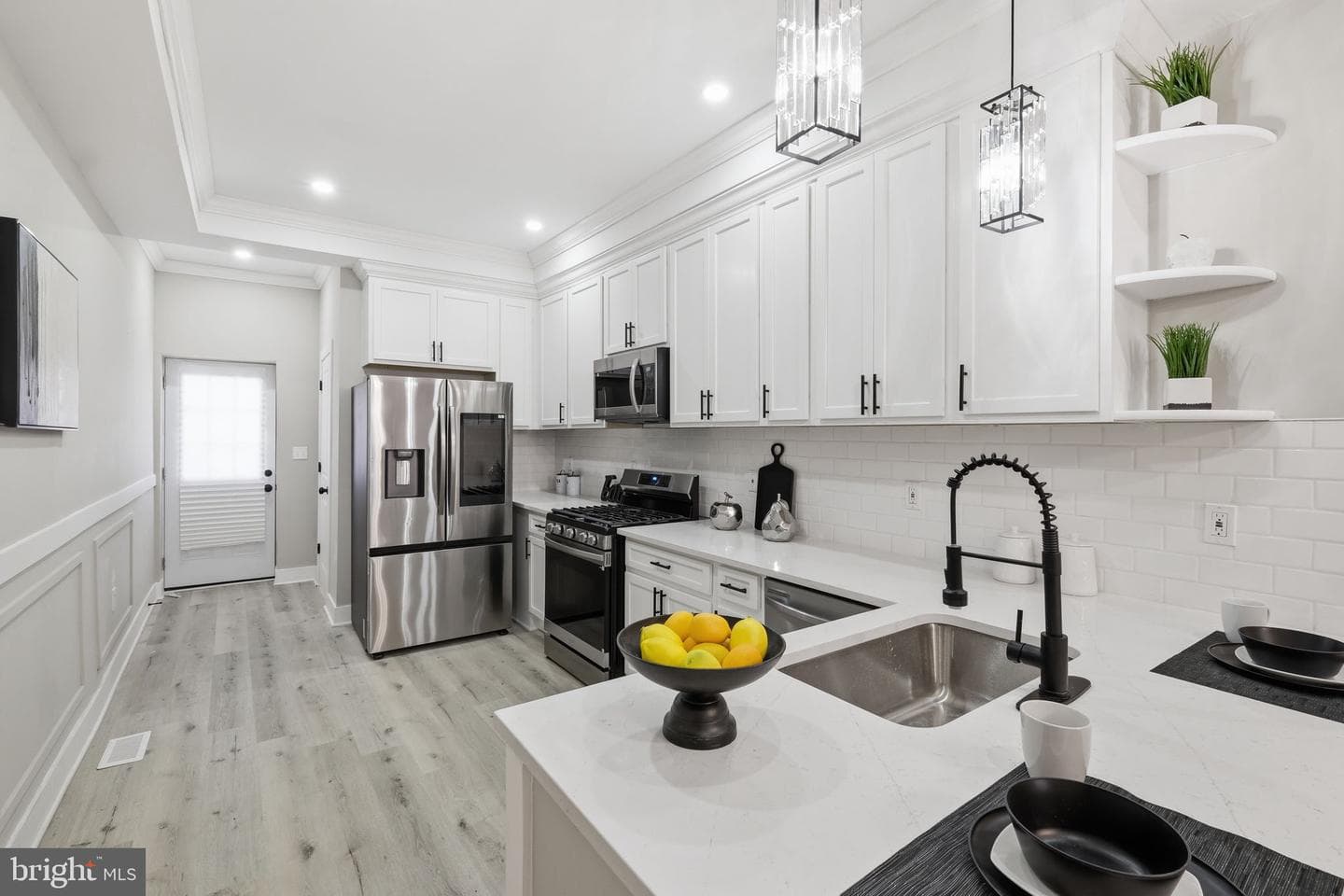 326 E 22nd Street photo 10