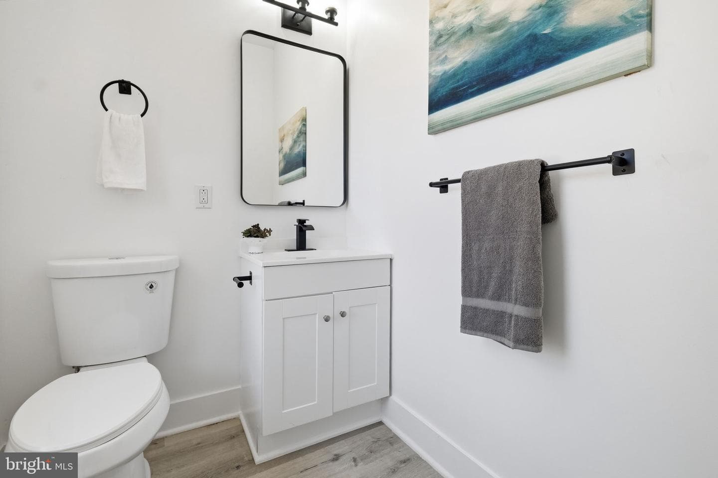 326 E 22nd Street photo 12
