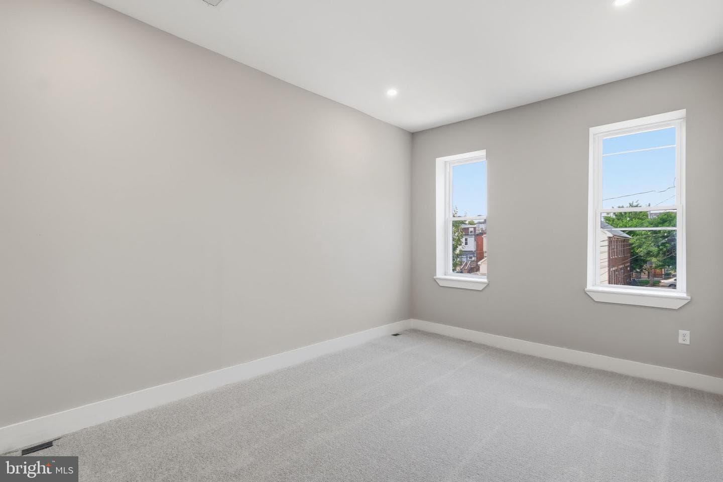 326 E 22nd Street photo 20
