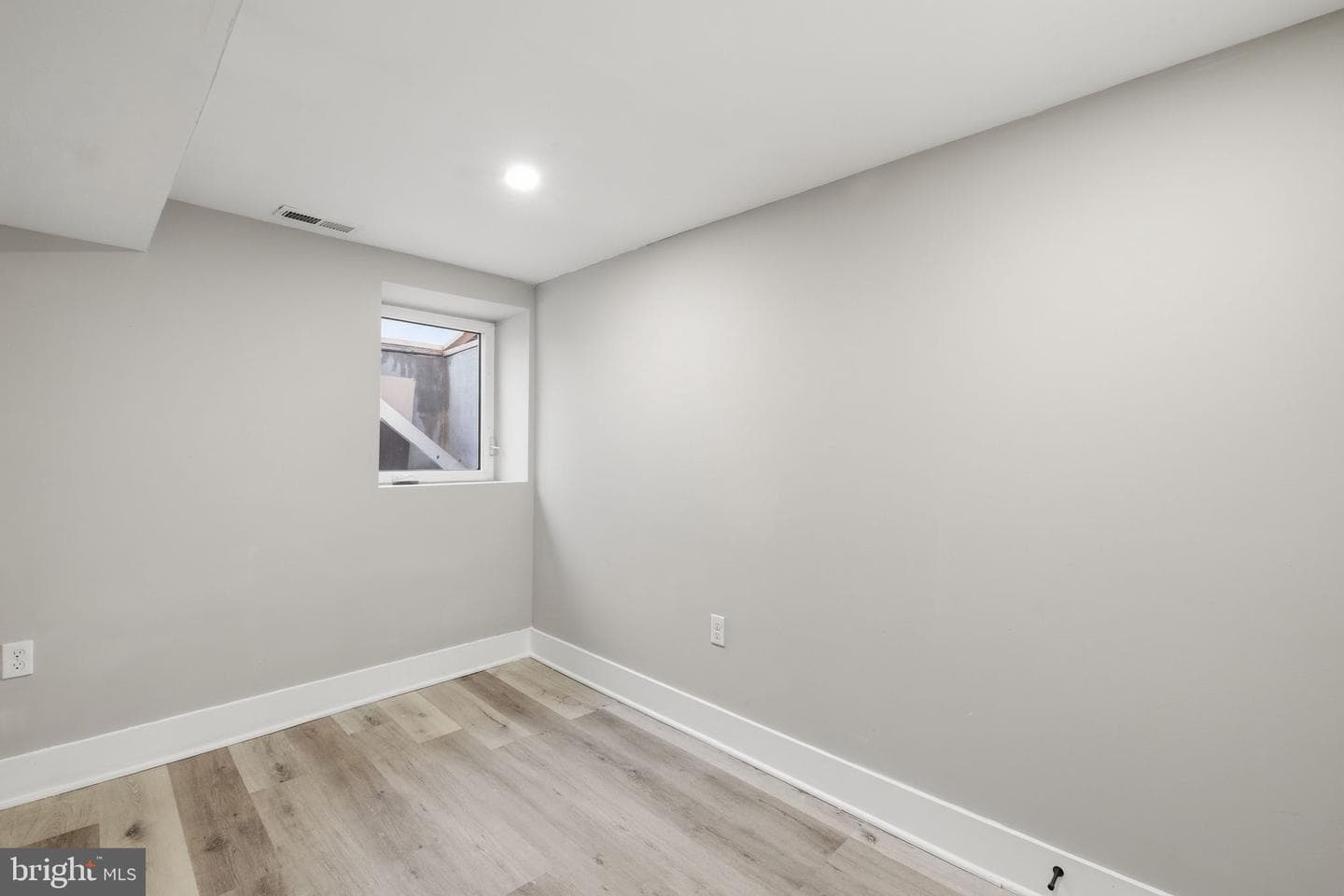 326 E 22nd Street photo 30