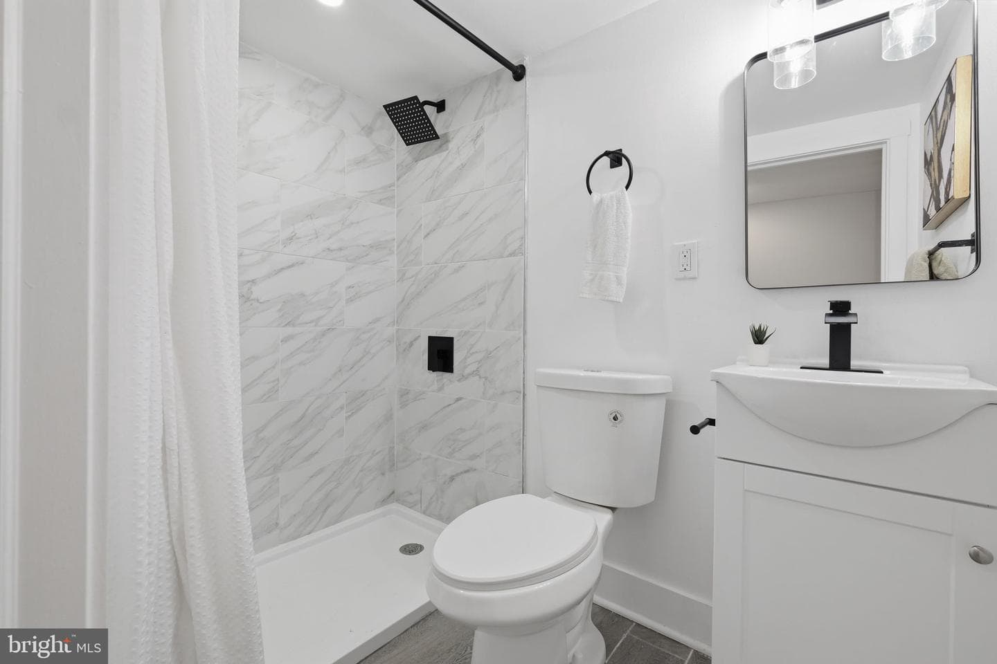 326 E 22nd Street photo 31