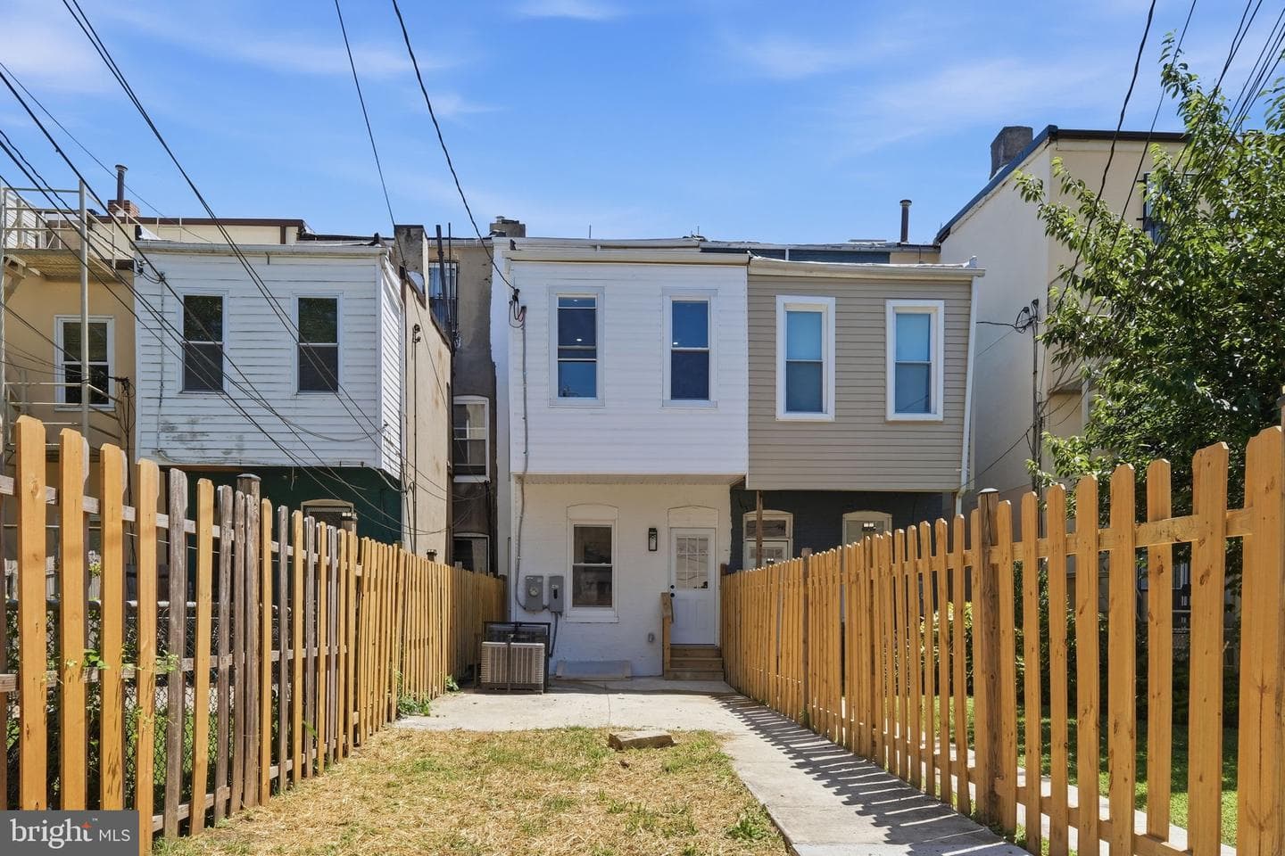 326 E 22nd Street photo 32
