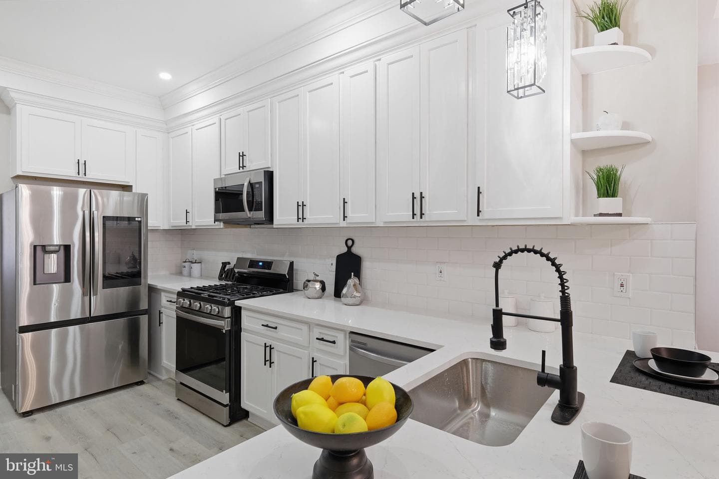326 E 22nd Street photo 9