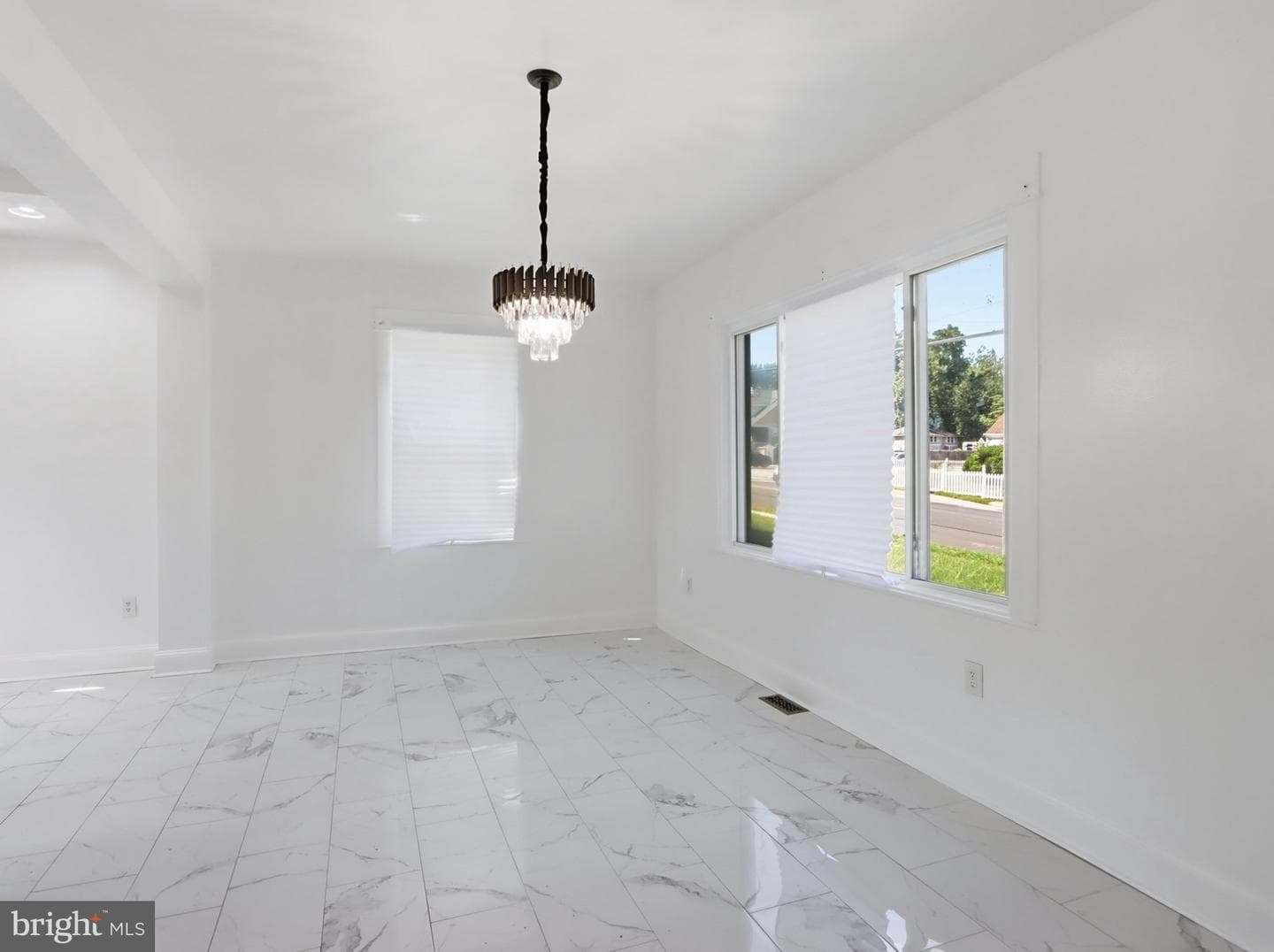 3605 Frankford photo 6