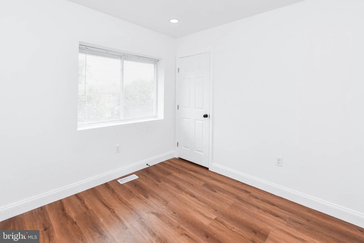 3817 Saint Margaret Street photo 24