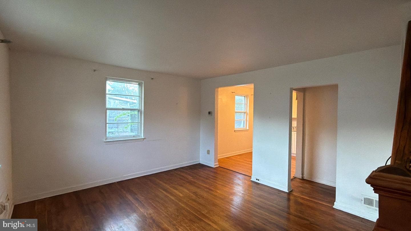 3608 Glenarm Avenue photo 10