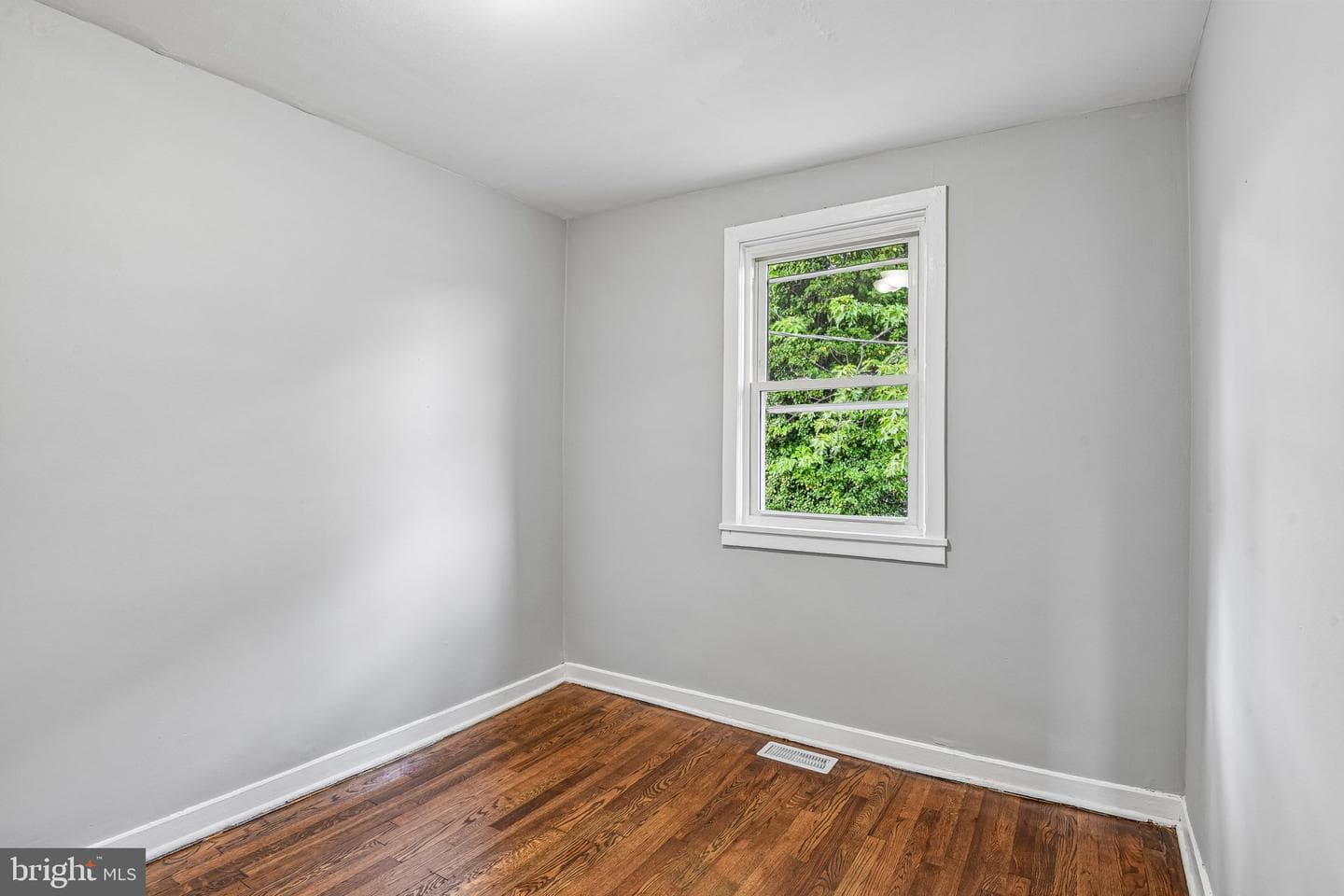 44 N Athol Avenue photo 26