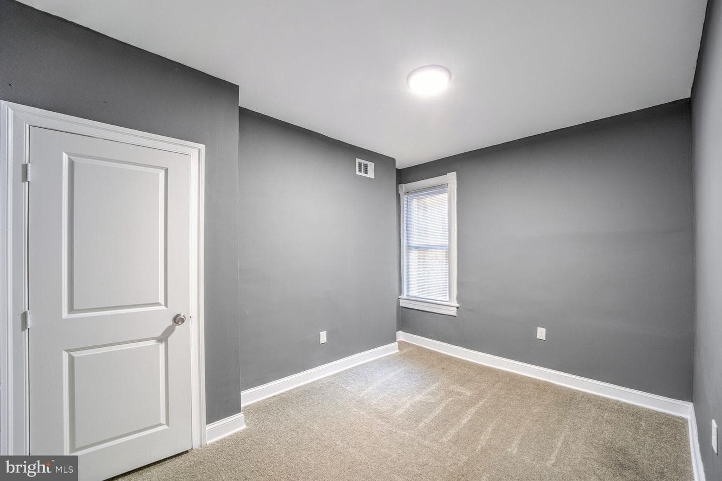 746 Dolphin Street photo 13