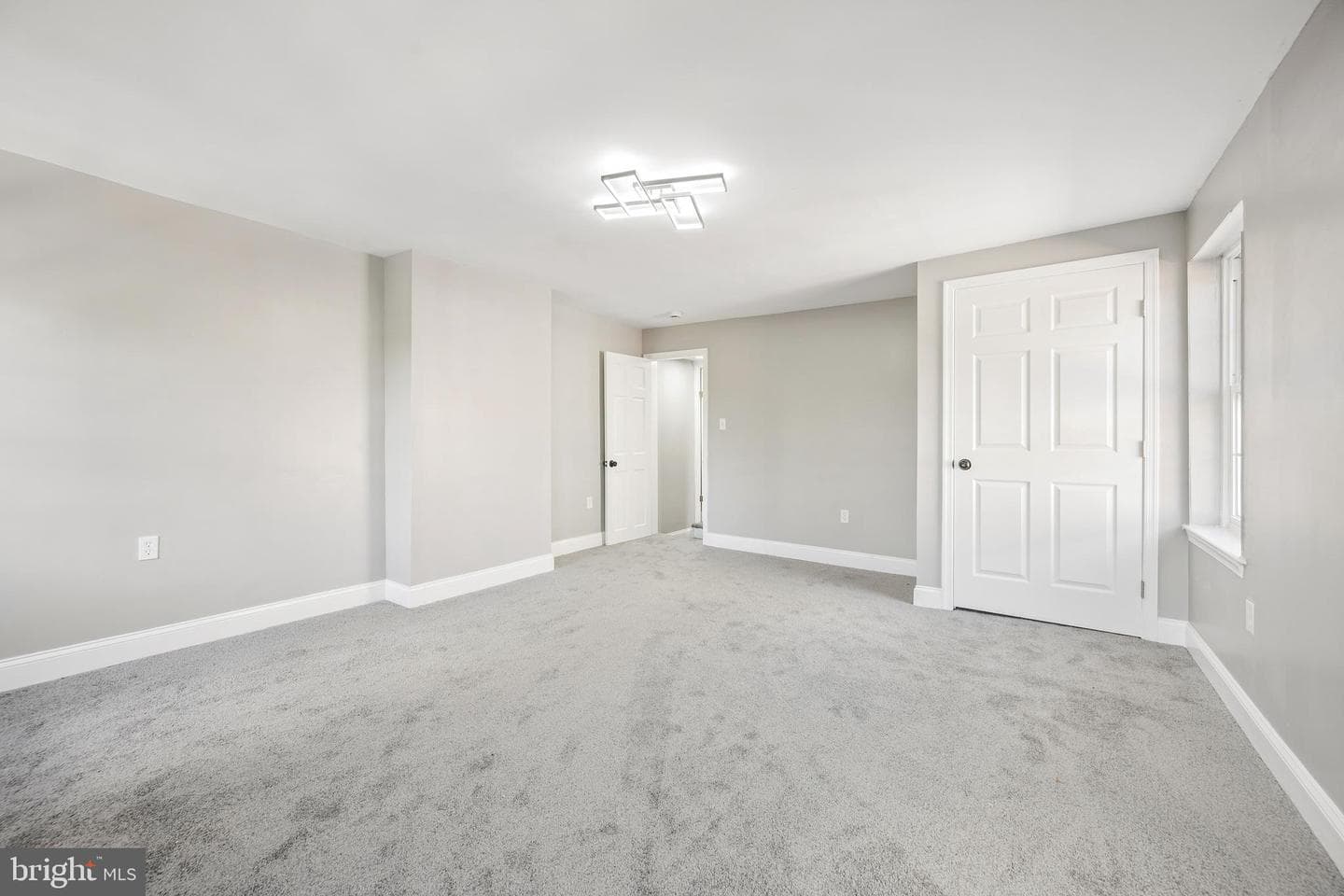 1626 Hollins Street photo 39
