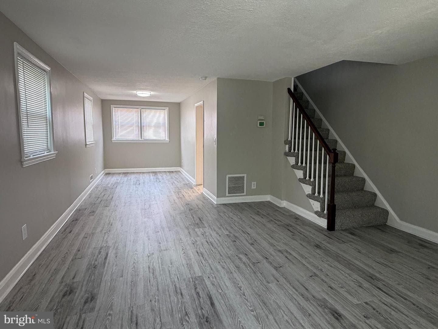 4331 Brehms Lane photo 3