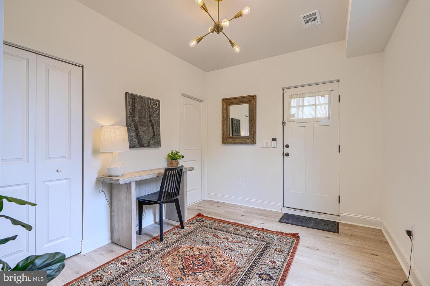 1424 Dellwood Avenue photo 3