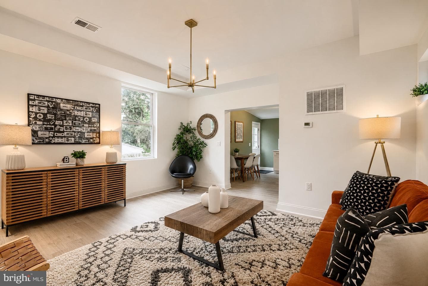 1424 Dellwood Avenue photo 8