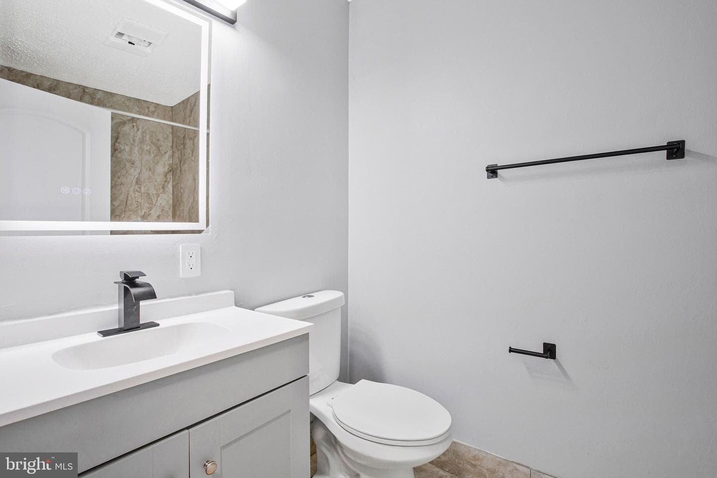 1145 W Cross Street photo 13
