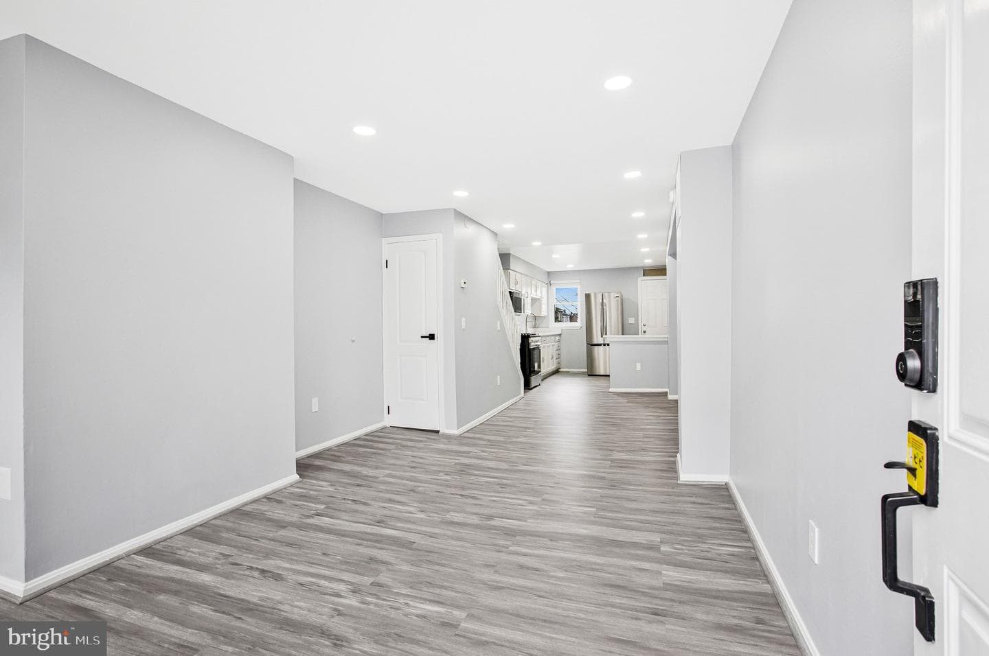 1145 W Cross Street photo 3