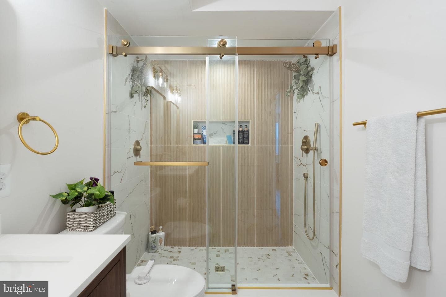 1353 Hull Street photo 24