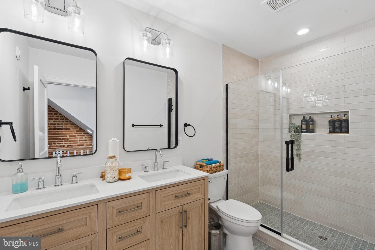 1353 Hull Street photo 32
