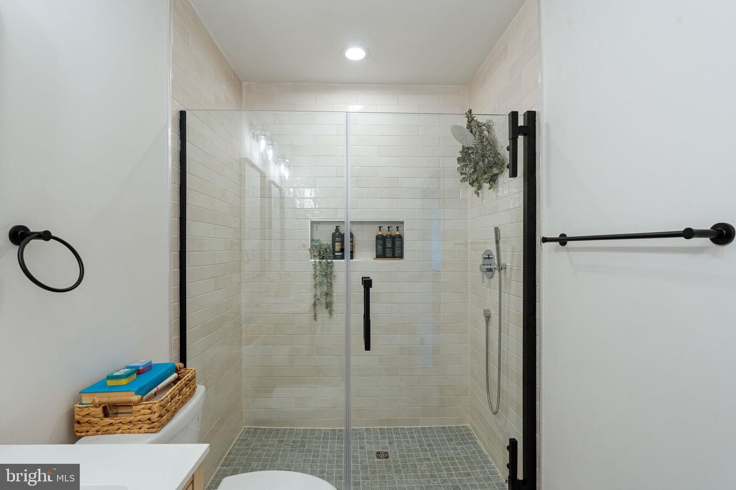 1353 Hull Street photo 33