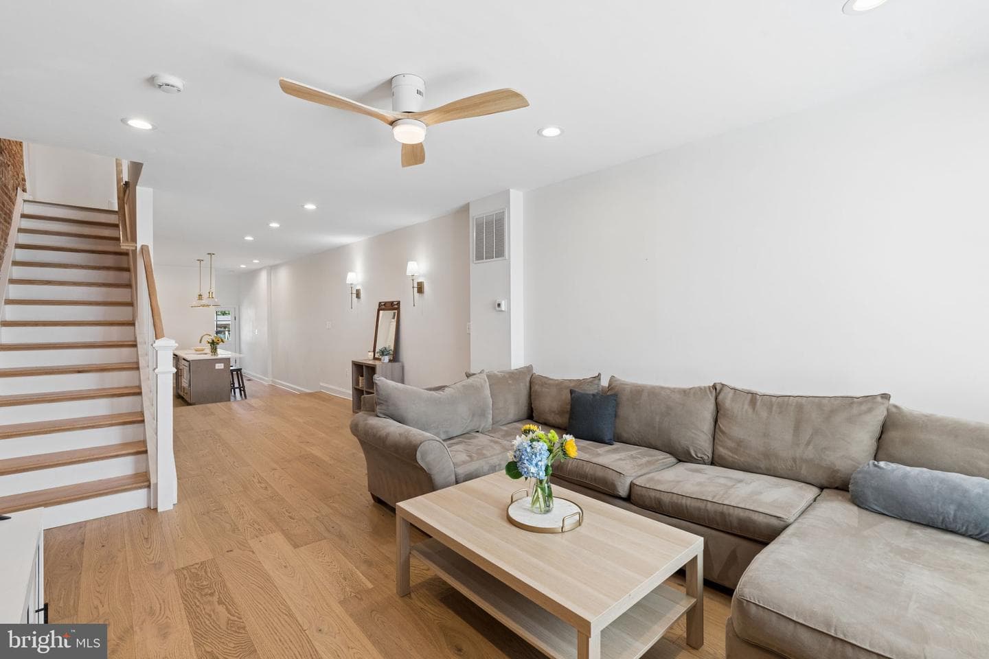 1353 Hull Street photo 4
