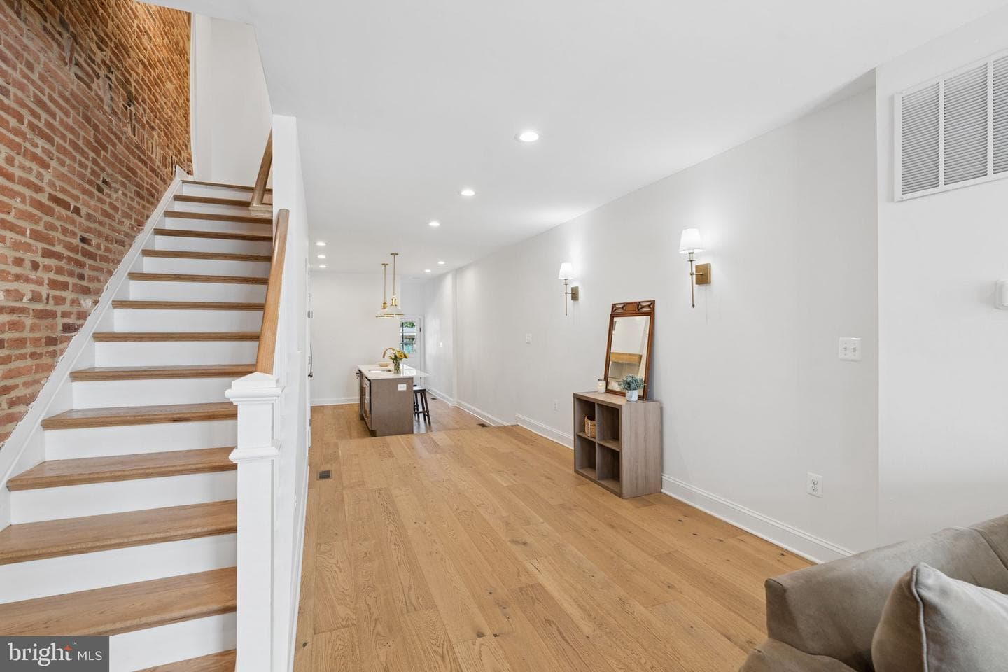 1353 Hull Street photo 7