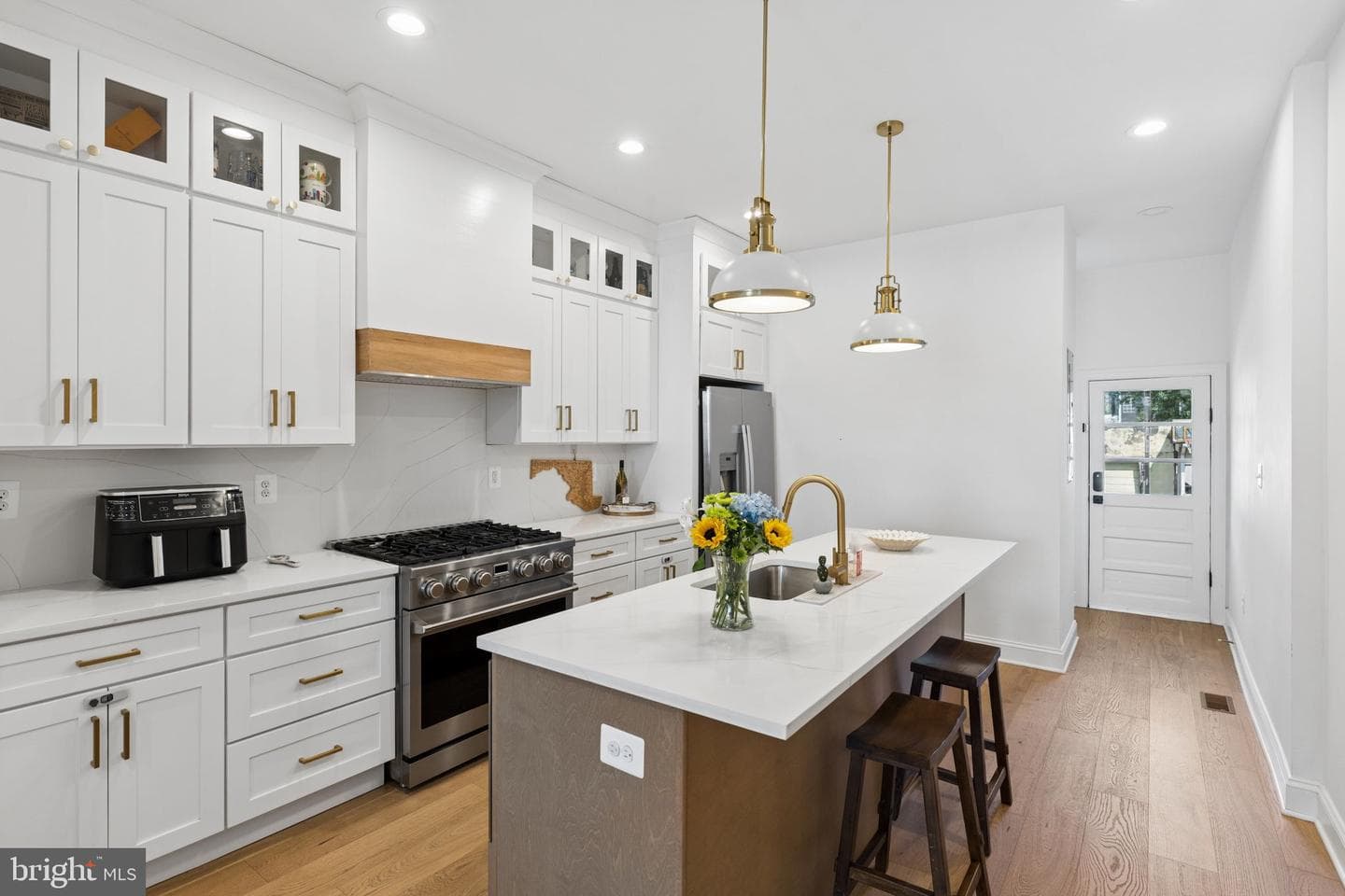 1353 Hull Street photo 9