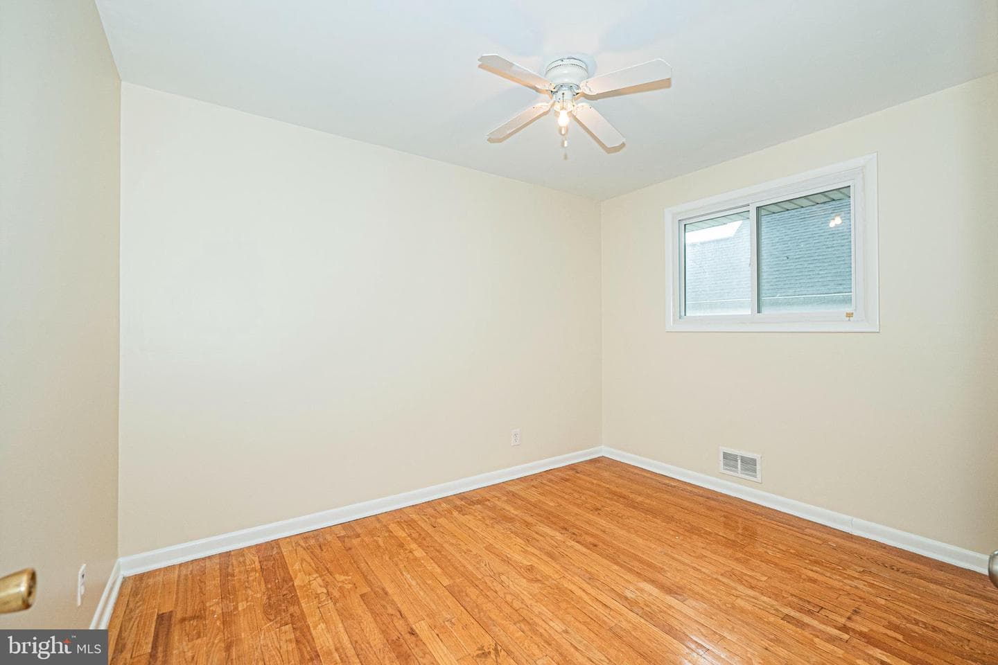 4610 Schley Avenue photo 17