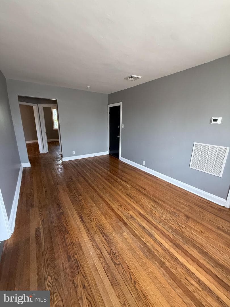 1100 Meridene Drive photo 8