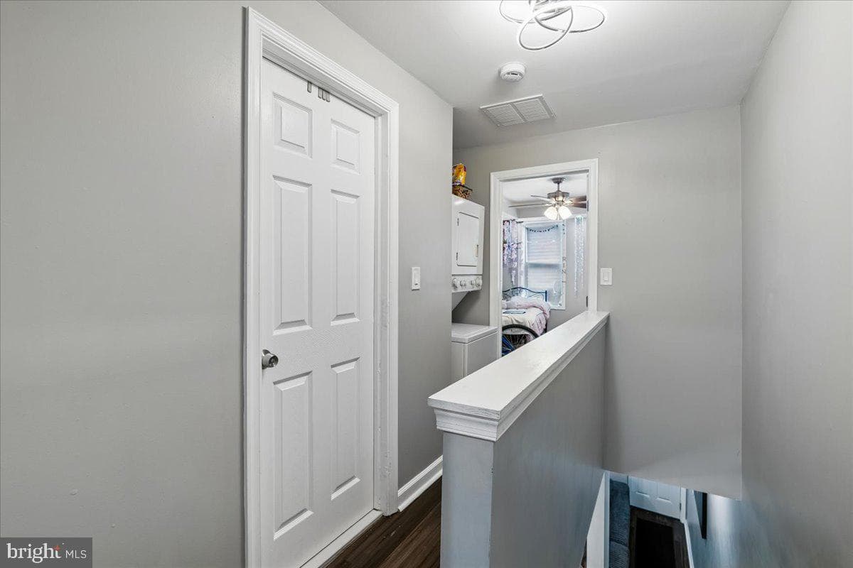 1266 Sargeant Street photo 7