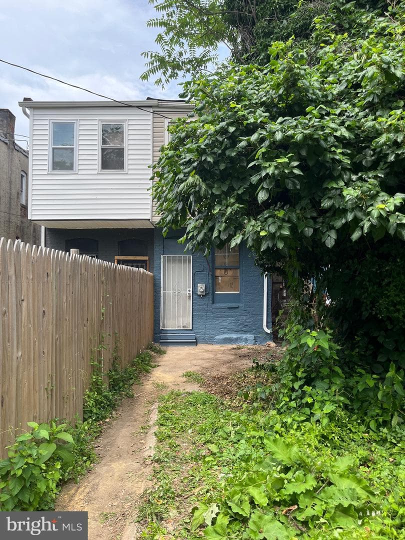 2423 Brentwood Avenue photo 10