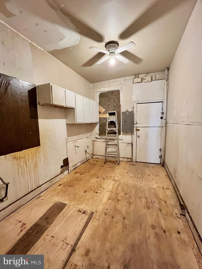 2423 Brentwood Avenue photo 8