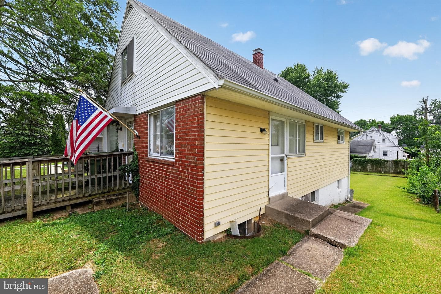 2729 Chesley Ave photo 3