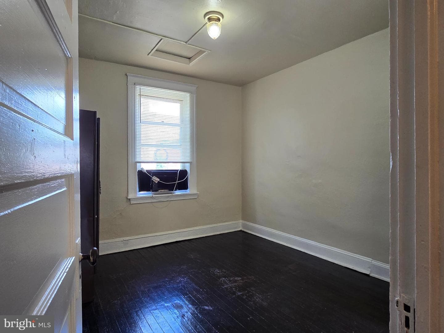 2562 Robb Street photo 17