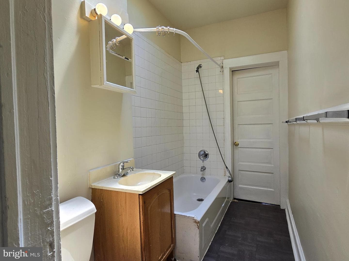 2562 Robb Street photo 18