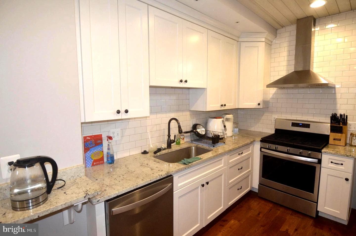 812 W 34th Street photo 6