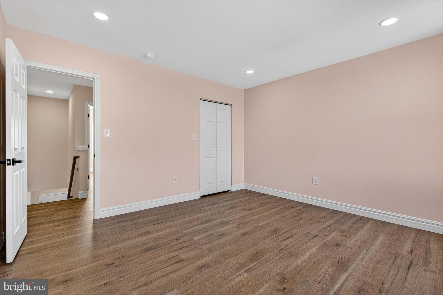 1762 E North Ave photo 33
