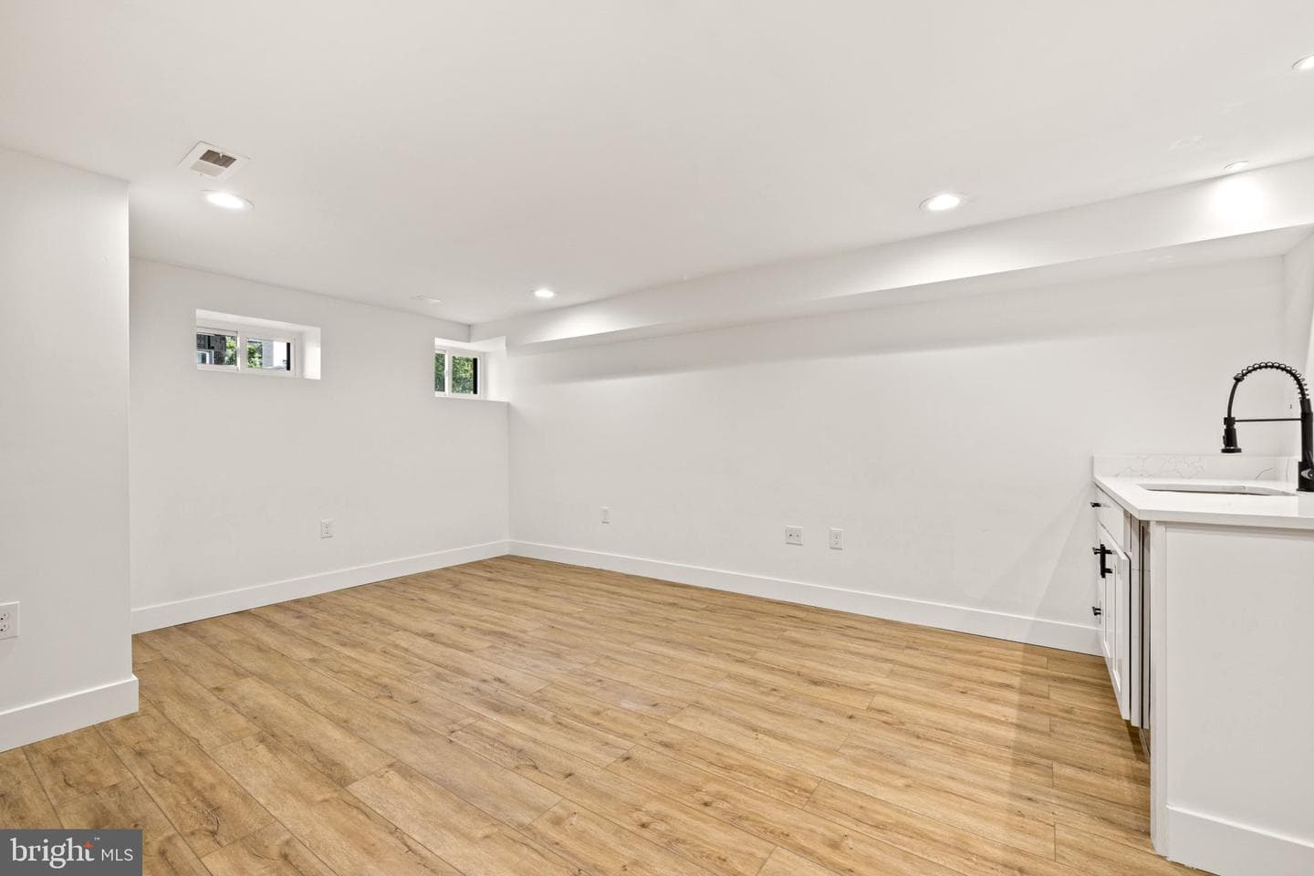 1220 N Eden Street photo 44