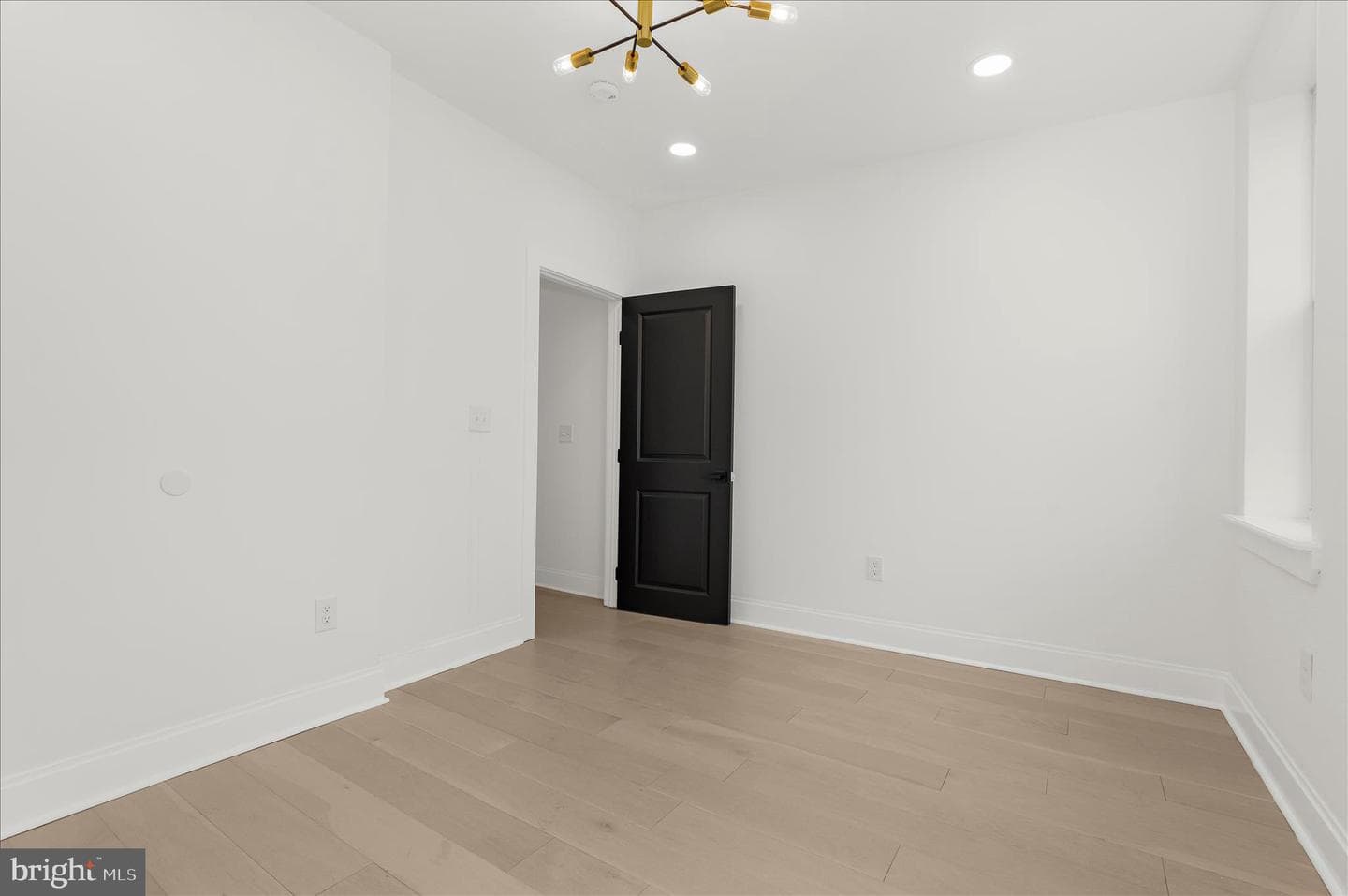 2321 Madison Avenue photo 25