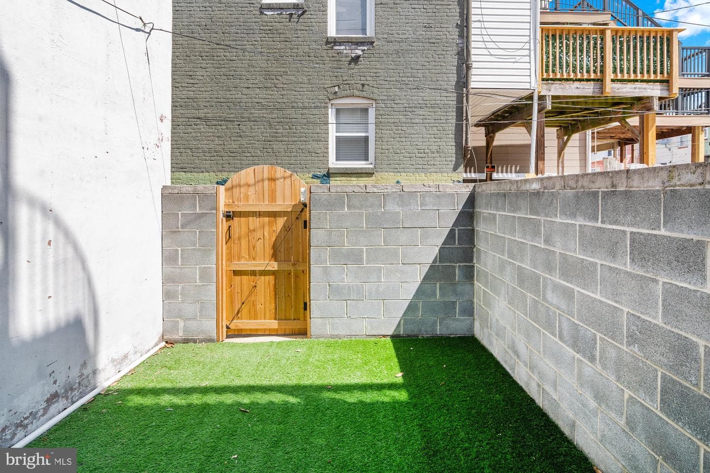 2612 Foster Avenue photo 33