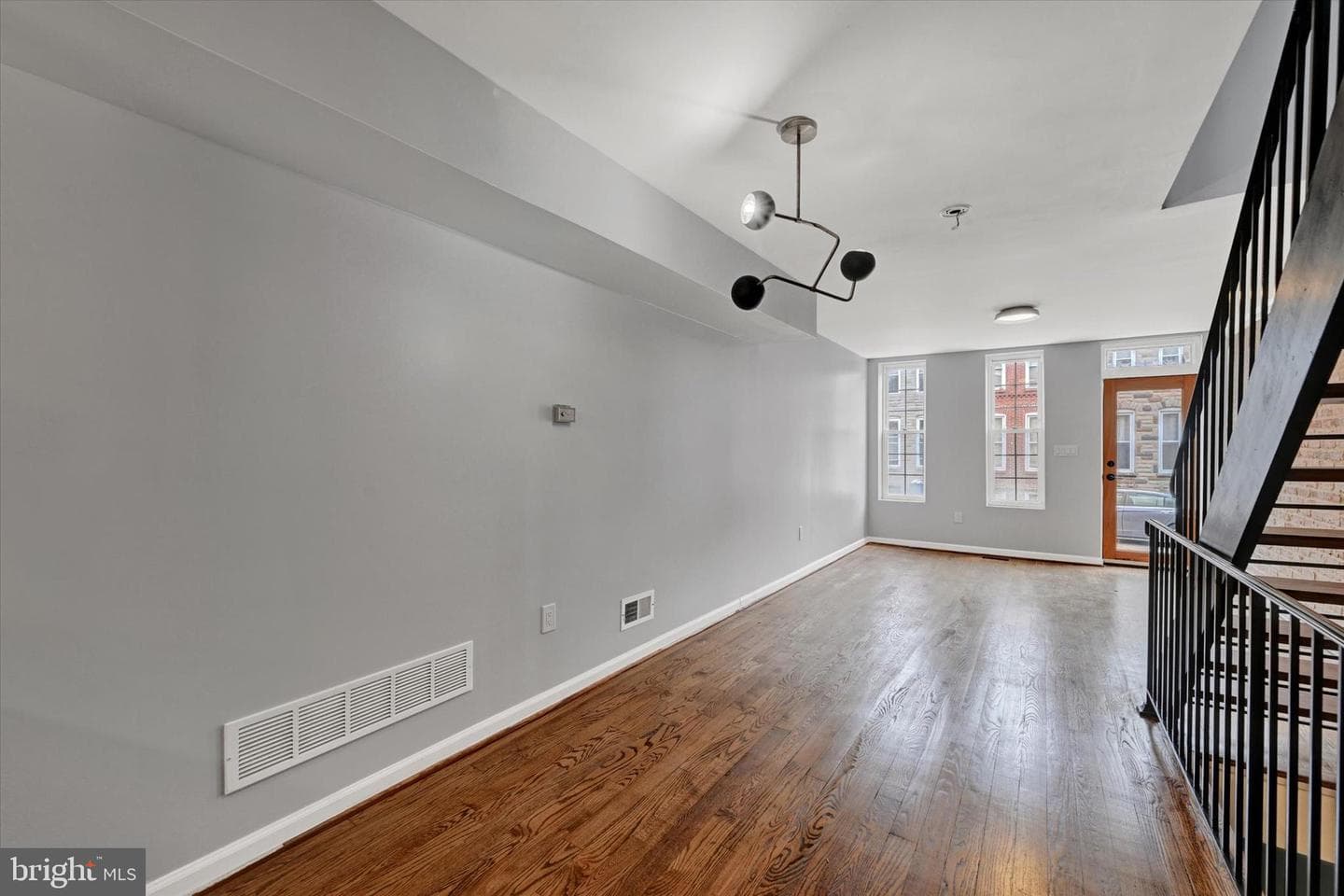1148 Sargeant Street photo 7