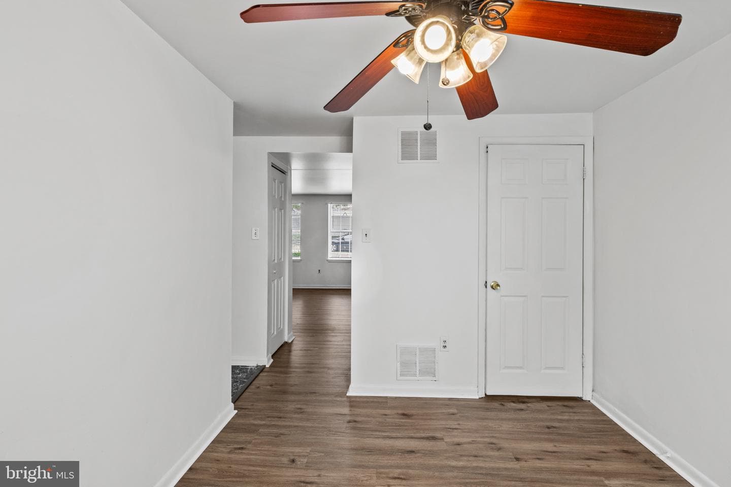 1225 E Chase Street photo 15
