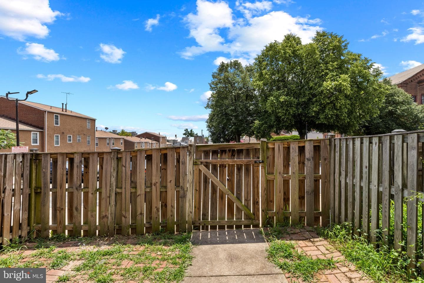 1225 E Chase Street photo 33