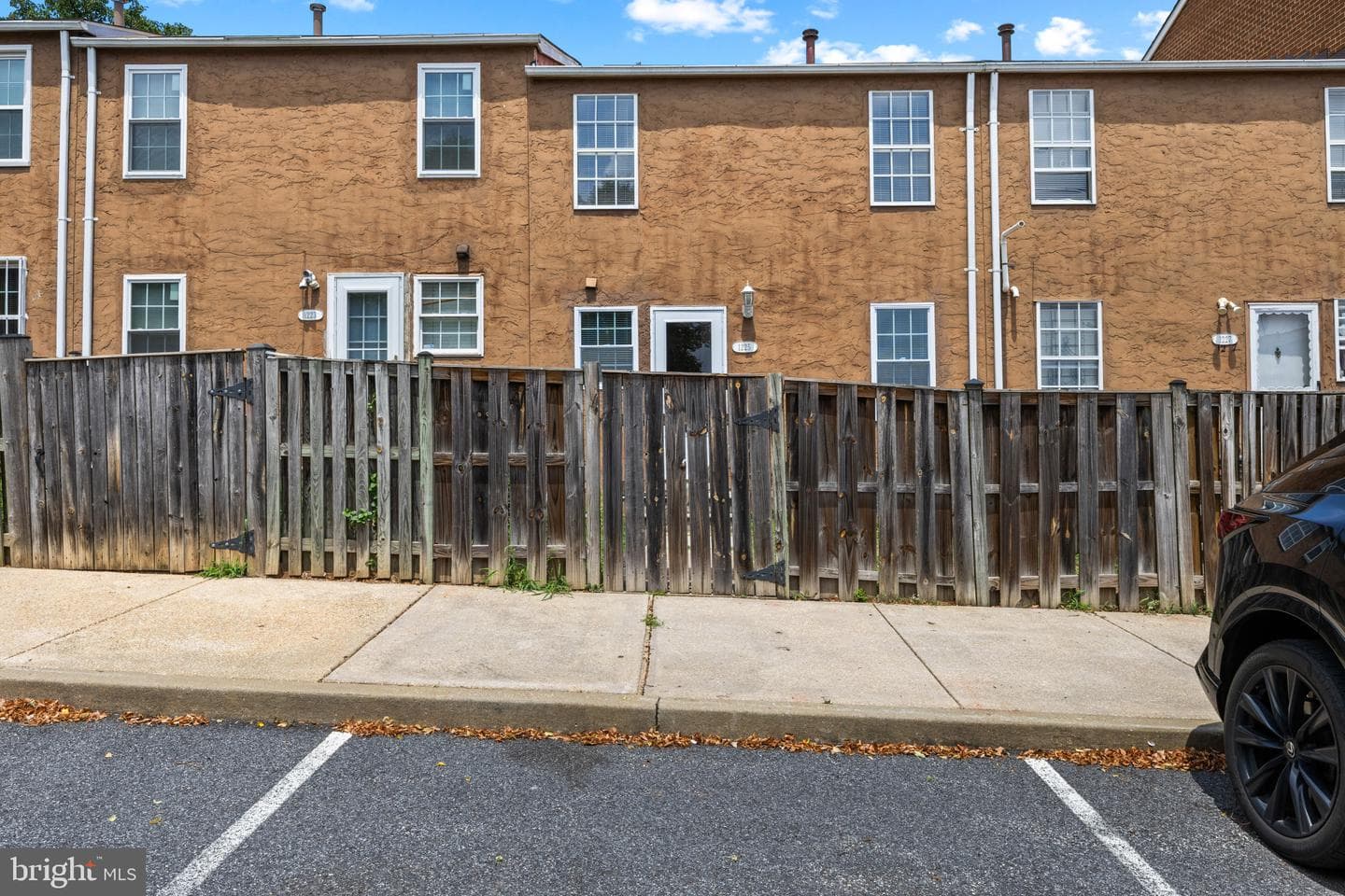 1225 E Chase Street photo 35