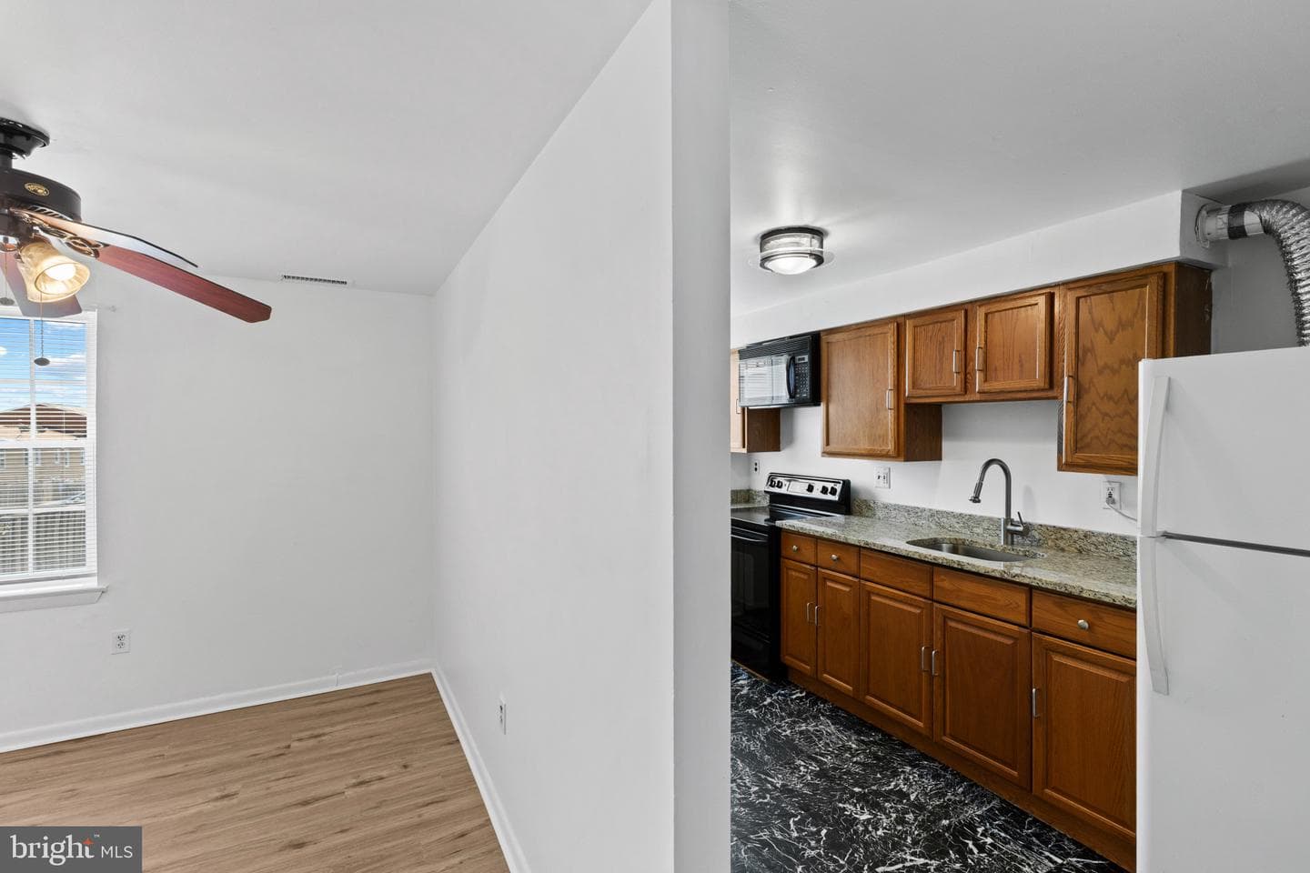 1225 E Chase Street photo 8