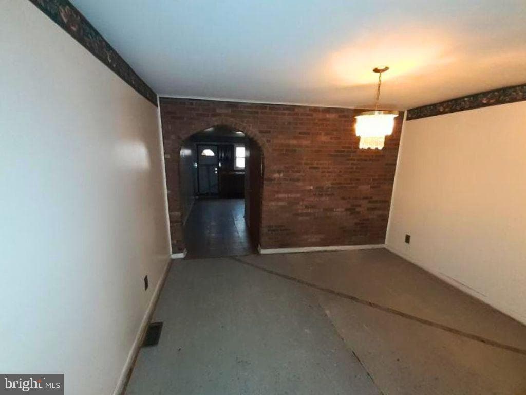 1533 Argyle Ave photo 4