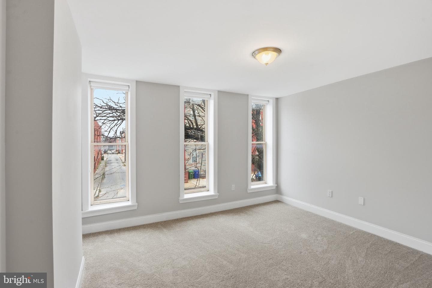 711 Scott St photo 28