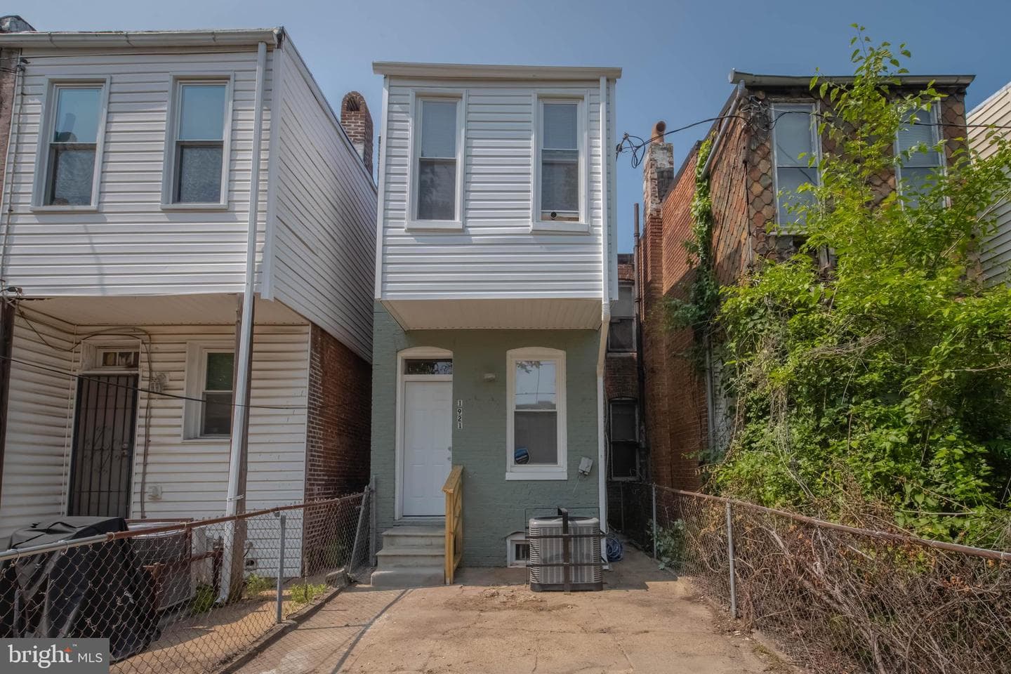 1921 W Fayette St photo 26