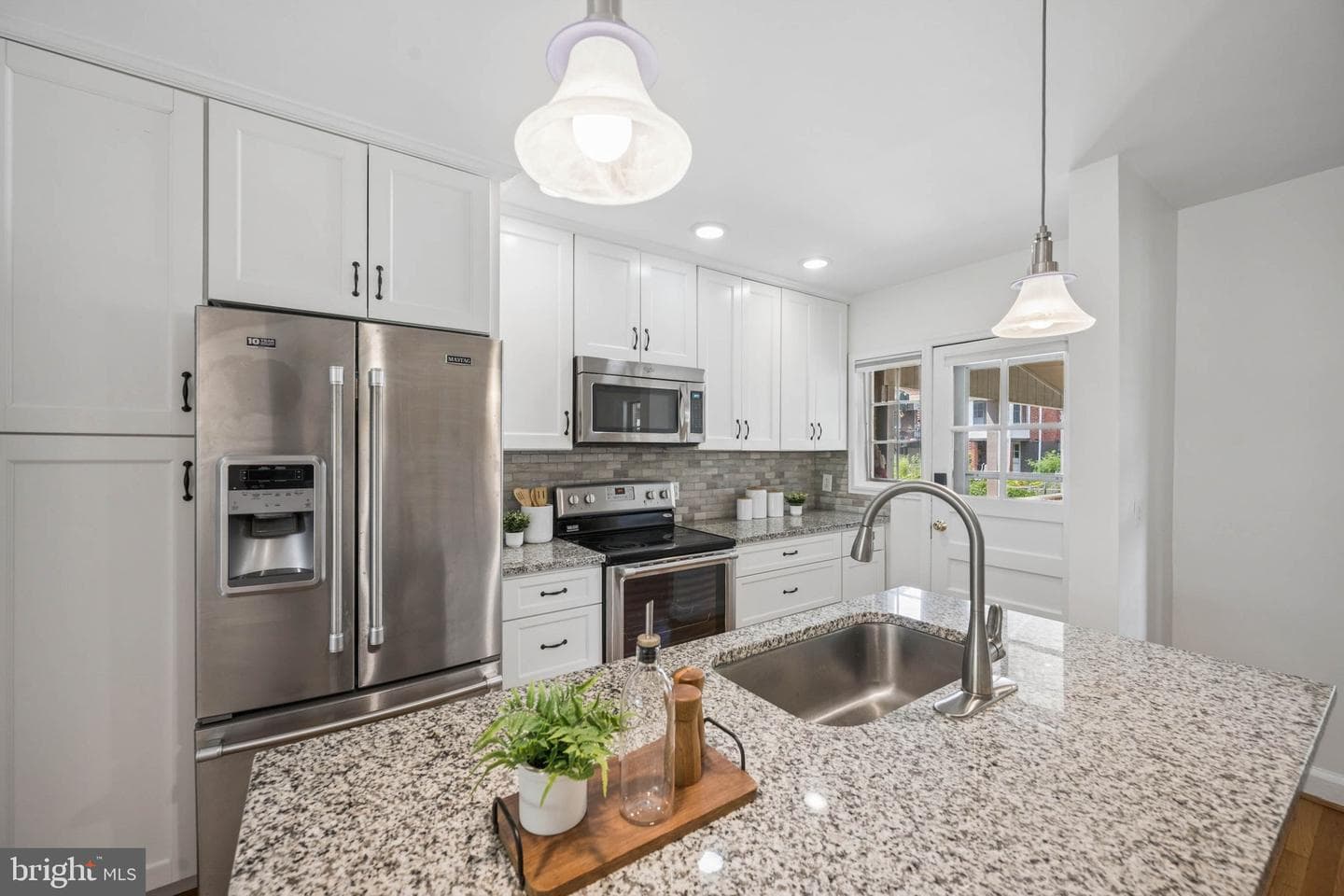 1432 Redfern Avenue photo 22