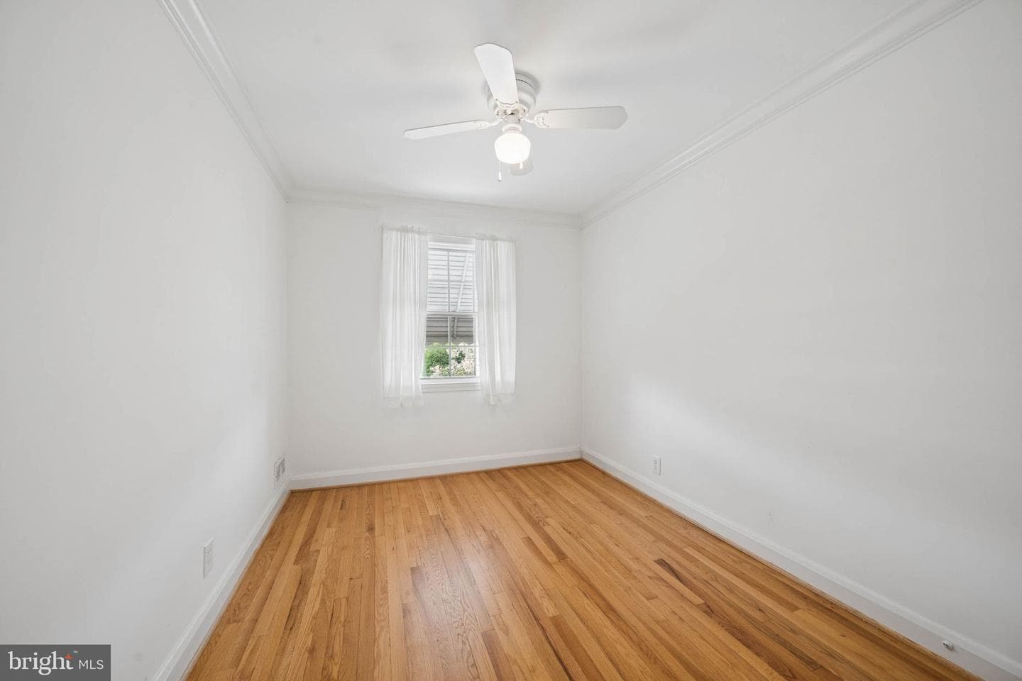 1432 Redfern Avenue photo 32